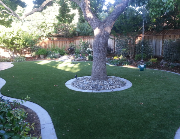 Landscaping Issues Solved with an Synthetic Grass Installation
