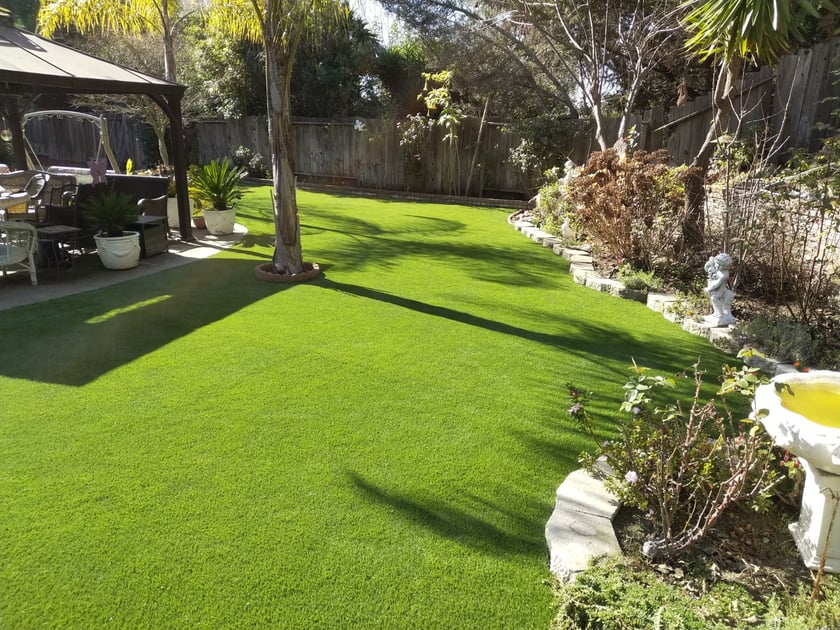 Keeping Dogs From Ruining Your Lawn With Artificial Turf
