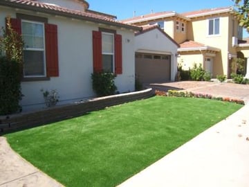 oakland front yard with artificial turf installed