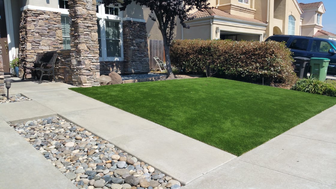 Customer Tired Of Dirt And Dead Grass Turns To Artificial Grass