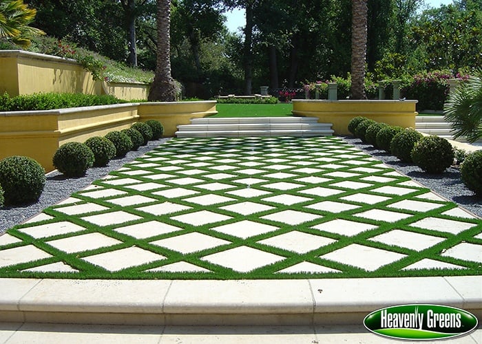 synthetic grass for patio